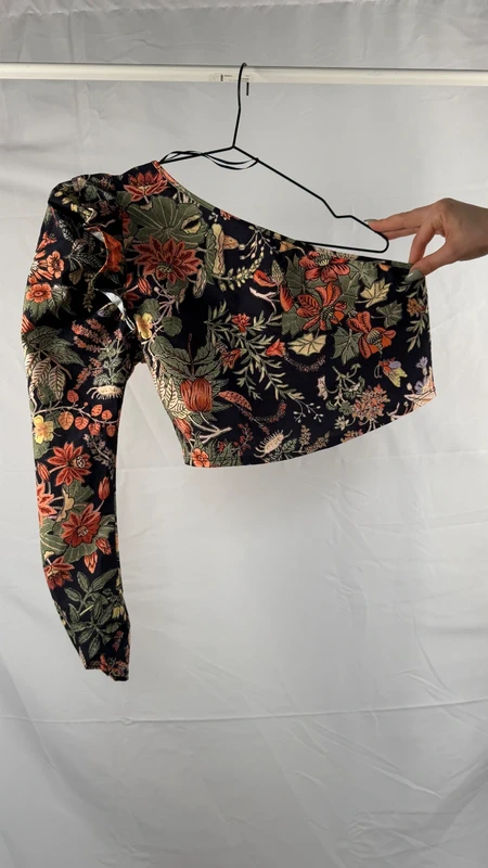 One-Shoulder Top | Size M