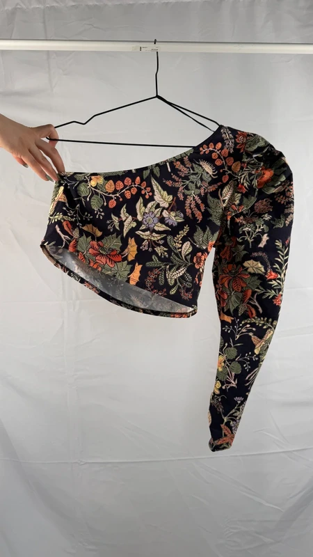 One-Shoulder Top | Size M
