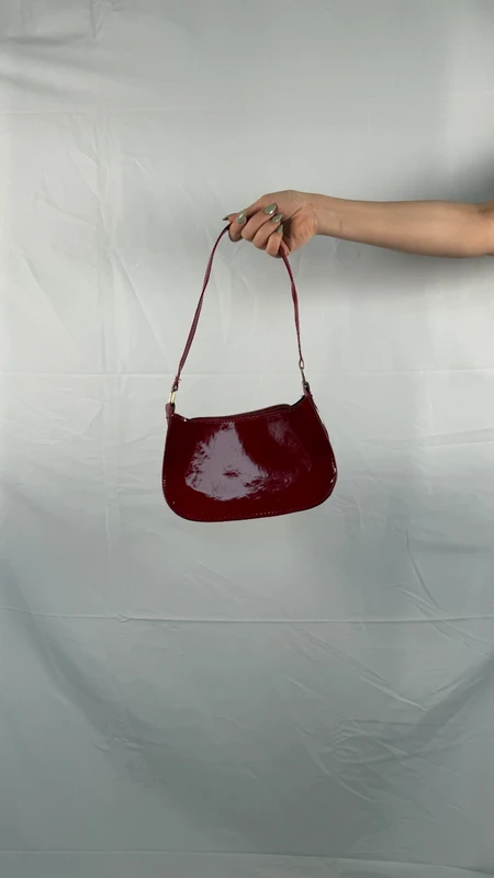 red shoulderbag | y2k vibe
