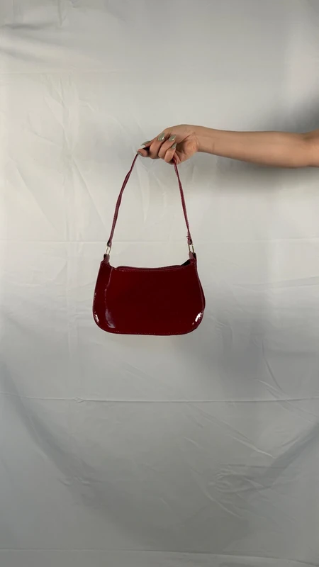 red shoulderbag | y2k vibe